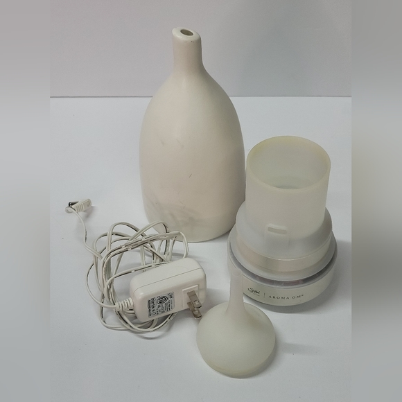 Saje Aroma Om Ultrasonic Aroma Diffuser. - Picture 5 of 8